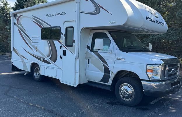 2020 Thor Motor Coach Four Winds 22B RV rental photo 1
