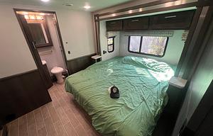 Luxury Class A GT5 2 Full Bathrooms