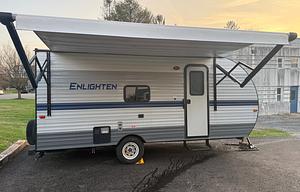 2021 Gulf Stream Enlighten 18BH