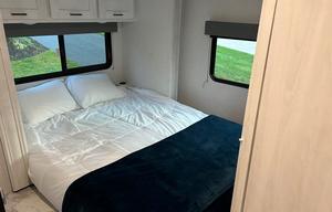 East to West Entrada 2600DS- Class C / Sleeps 6
