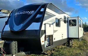 Voyager - Luxury 34ft trailer with 2 rooms & solar