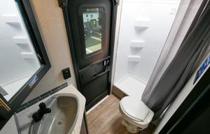 2021 Cherokee Grey Wolf (Sleeps 10)