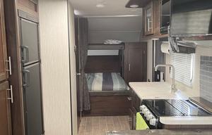 Amazing Family RV Like new  -Sleeps 8!