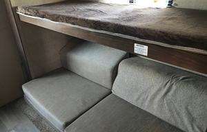 2016 Coleman 3015BH (delivery and pick up by owner)