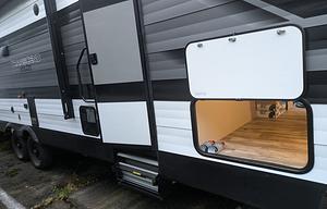 Clean & Comfy Travel Trailer for Rent Locally