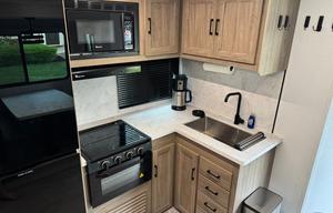 2025 Freedom Express 1.5 Bath, Fully Equipped!