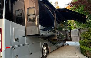 Luxurious Tiffin Motorhome! As new as it gets!