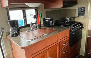 EDWARD - 2014 Winnebago Chalet WF-224VR