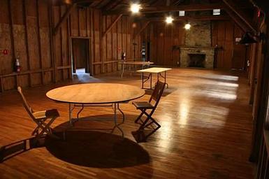 APPALACHIAN CLUBHOUSE main room with table and chairs