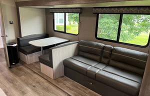 Fam Friendly 2023 Coachman Catalina 261BHS