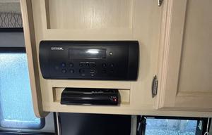Comfortable Family RV | Kitchen & Bath