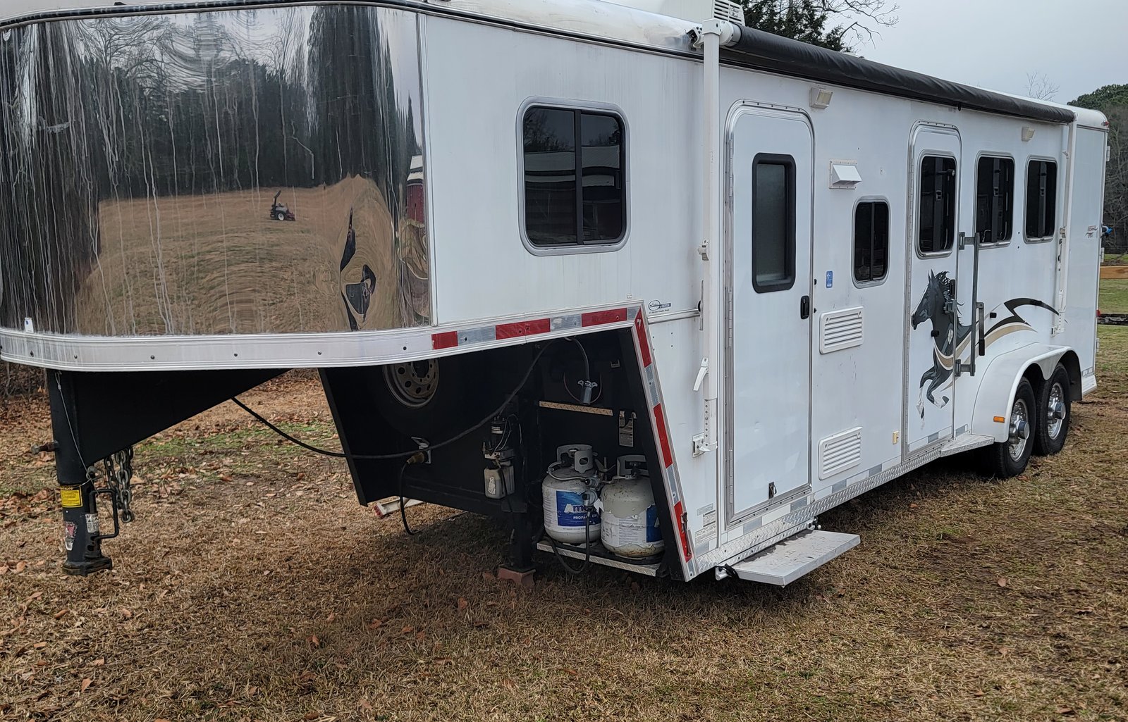 2009 Three Horse Living Quarter Horse Trailer