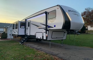 2022 Shasta RVs Phoenix Lite 30BH *Bunkhouse*