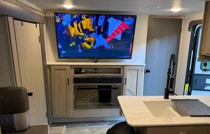 2024 Wildwood Bunkhouse – Sleeps 6, Starlink, Solar, Pets OK