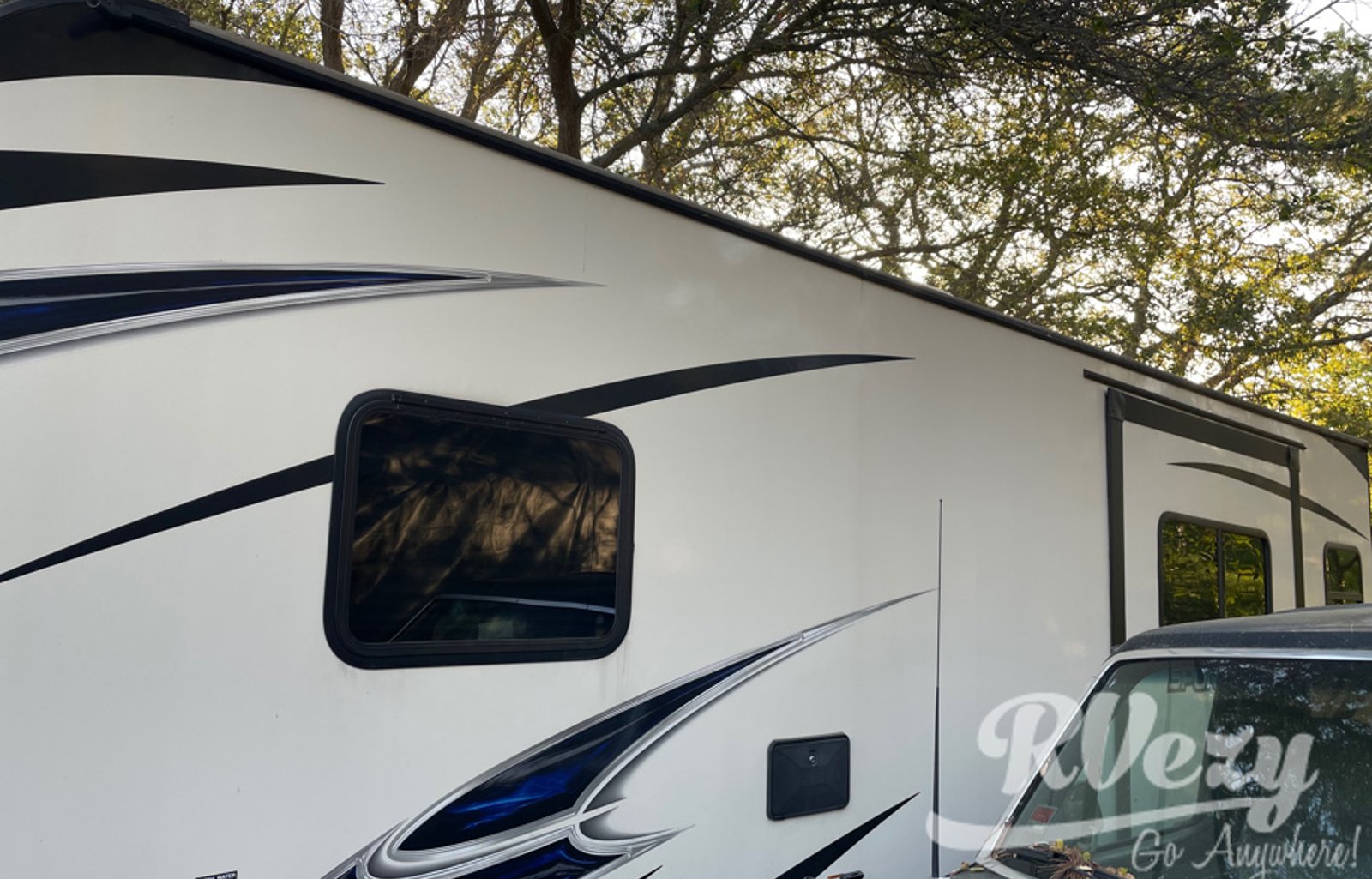 2019 Venture RV SportTrek 252VRD