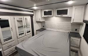 5th wheel bunkhouse