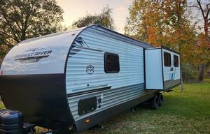 2025 VIKING. Spacious Camper!