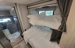 New 32ft motorhome Sunseeker LE 3250DS