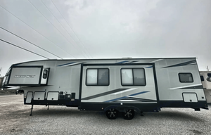 Luxury Family Arctic Wolf Sleeps 8
