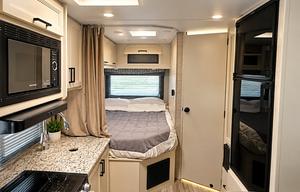 The Island Breeze Cruiser • Sleeps 6 CC-8G