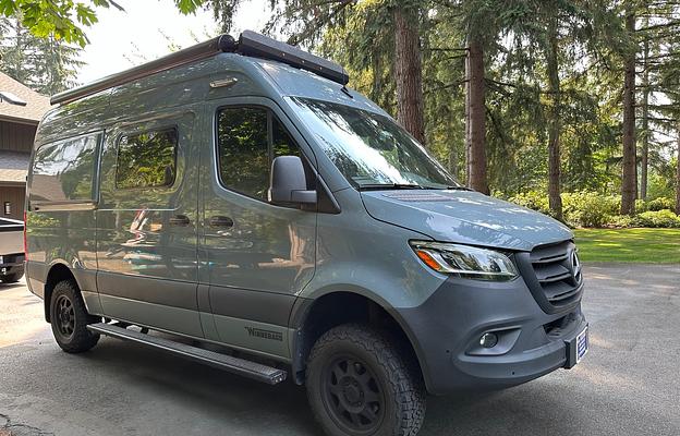 2022 Winnebago Revel 44E