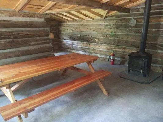 Dawson Cabin, Loop: DAWSON CABIN