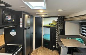 2022 Cherokee Grey Wolf 23DBH RV rental photo 4
