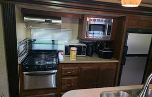 2016 Salem Hemisphere Lite 272RLIS RV rental photo 10