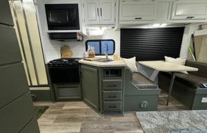 2007 Dutchman Express 6.0 Workhorse Pet Friendly