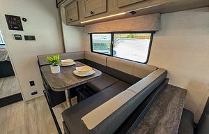 S-13 Luxury Medium Class C - Sunseeker 3010