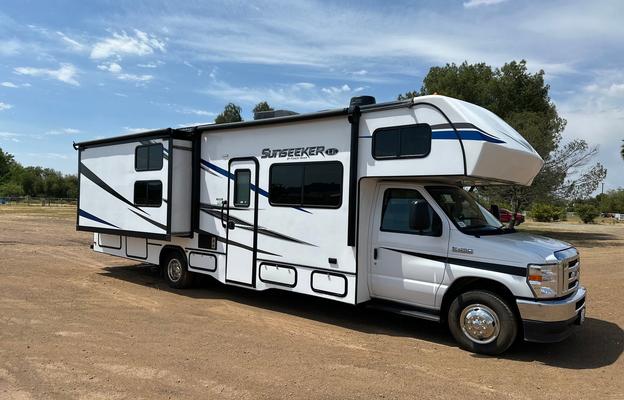 FUNseeker Family Bunkhouse Motorhome