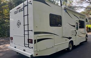 2021 Class C Thor Four Winds Easy Glamper