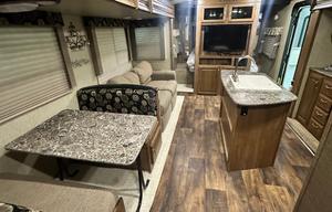 3 SLIDE SPACIOUS AND COMFY DISCOUNT M2M AVAILABLE