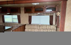 28' DUTCHMEN SLEEPS 6 FULLY STOCKED