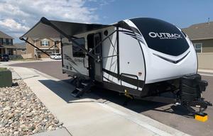 'Kitty' Keystone RV Outback Ultra Lite - ACO497