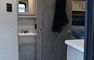 Coachmen RV Catalina Summit Series 7 184FQS