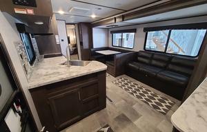 2021 Dutchmen RV Coleman Lantern Series 334BH RV rental photo 8