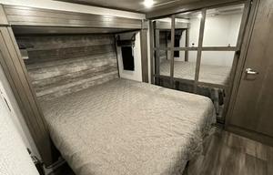 "Hill Country Cougar" Keystone Cougar 368MBI