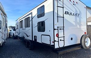 The Cozy Bunkhouse | Sleeps 8 | Delivery + Setup
