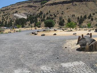 Mecca Flat Campground with rimrock