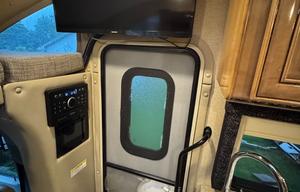 2018 Thor Motor Coach Siesta Sprinter 24SJ RV rental photo 16