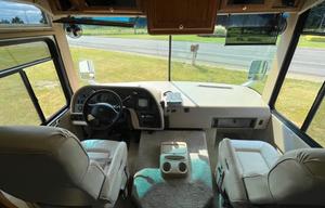 2002 Coachmen RV Georgie Boy Landau 3402ds RV rental photo 7