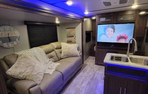 ♣Full size BUNKS♣Sleeps 6♣Private Queen master♣