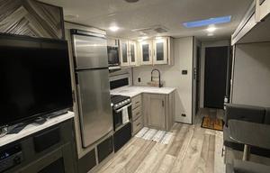 2022 KZ Connect 322BHK