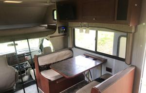 2014 Winnebago chalet 31JR Bunk house #10