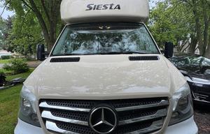 2018 Thor Motor Coach Siesta Sprinter 24SJ RV rental photo 2