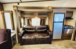 Dino's Keystone Cougar 28 ft. 5th Wheel