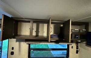 Cozy, lightweight 9 person travel trailer