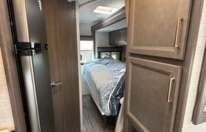 Awesome 2025 Thor Four Winds 22B