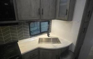 2 bedroom, 2 full baths, 43’ fifth wheel